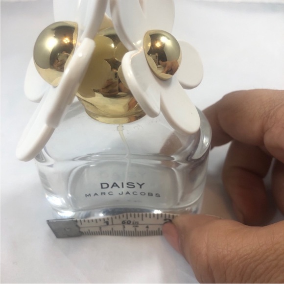 Marc Jacob’s Empty Bottle of Daisy - Picture 10 of 10